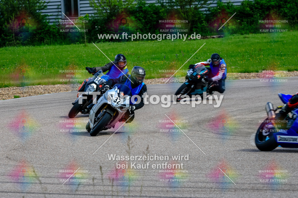 MotoTeam-9162 | Hier findet Ihr Bilder von Touristenfahrten auf der Nürburgring Nordschleife oder von anderen Veranstaltungen die ich besucht habe. Viel Spass beim Durch Schauen 