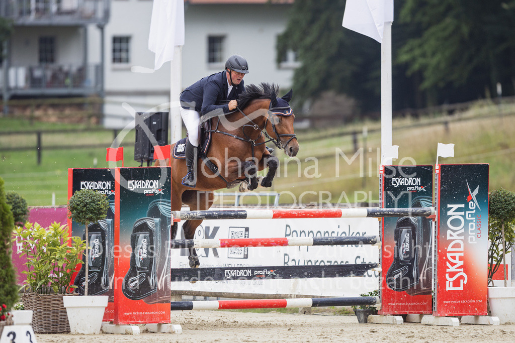 230730_BHO_M2-Spr_1-452 | Deine schönsten Turniermomente als professionelle Fotos! Entdecke hochwertige Pferdesport-Fotografie im Online-Shop. Jetzt Fotos finden & bestellen!