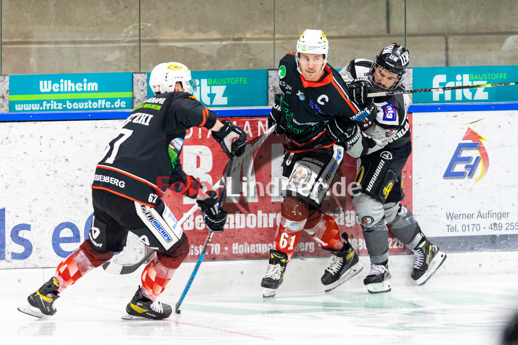 Bayernliga Eishockey, TSV Peißenberg Miners gegen den ESV Buchloe Pirates am 13.11.22 in Peißenberg | Bayernliga Eishockey, TSV Peißenberg Miners gegen den ESV Buchloe Pirates am 13.11.22 in Peißenberg