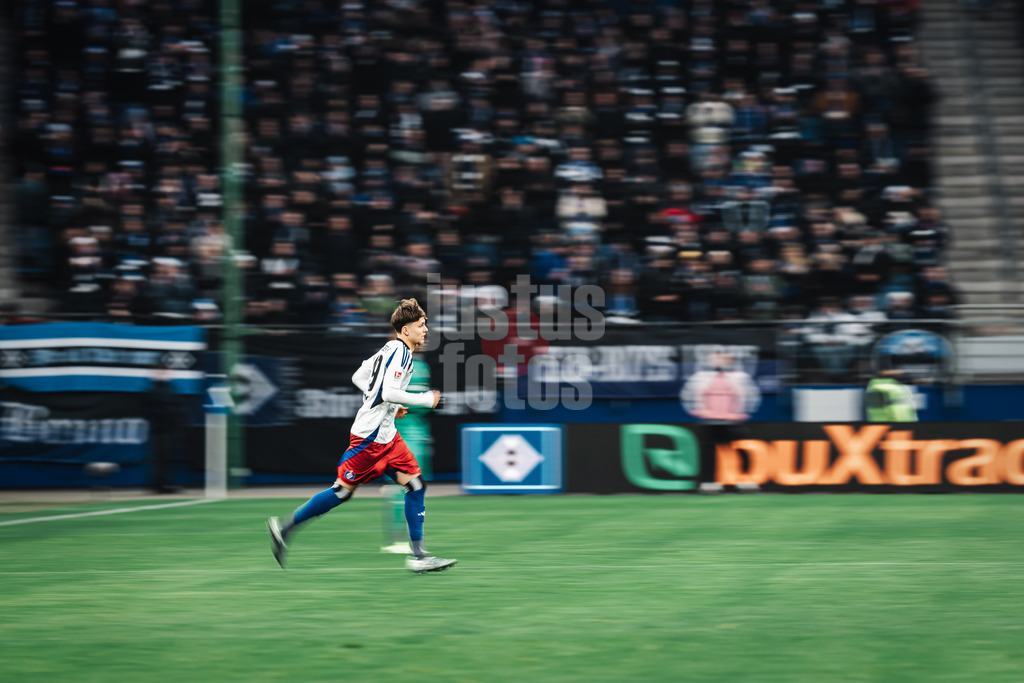 Fußball | Männer | Saison 2024/2025 | 2. Fußball-Bundesliga | 17. Spieltag | Hamburger SV vs. SpVgg Greuther Fürth | 21.12.2024 | Otto Emerson Stange (#49, HSV) wird eingewechselt