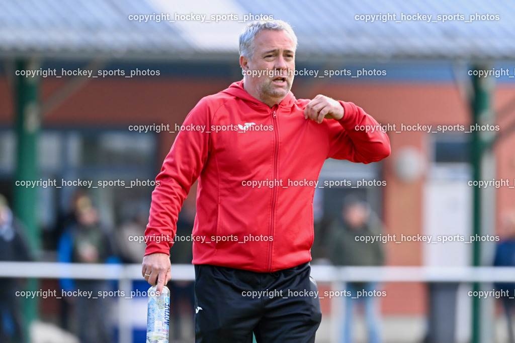 FC ASKÖ Gmünd vs. SV Rapid Lienz | Asisstentcoach FC Gmünd Arno Krall, FC ASKÖ Gmünd vs. SV Rapid Lienz, FC ASKÖ Gmünd vs. SV Rapid Lienz am 09.11.2025 in Ferlach (Ballspielhalle Ferlach), Austria, (Photo by Bernd Stefan)