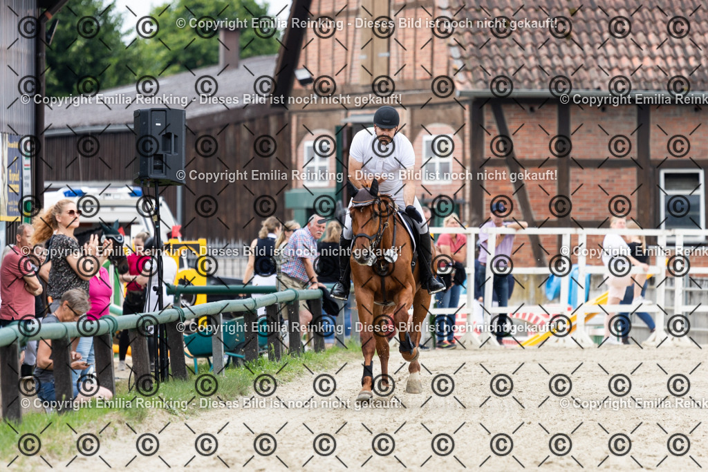 CL5A8300 | Emilia Reinking Fotografie - Realisiert mit Pictrs.com