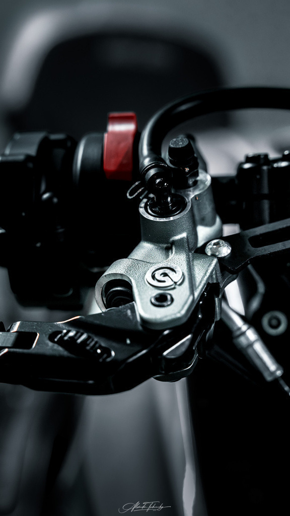 Ducati Scramber Formula 73 | Entdecken Sie die faszinierende Welt von Alexander Tschuncky Arts: Kreative Fotografie, atemberaubende Automobilkunst und hochwertiger Bilderdruck. Lassen Sie sich inspirieren! - Realisiert mit Pictrs.com