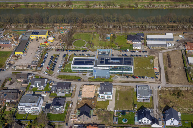 Voerde240309776 | Luftbild, Neubau VORUM - Verwaltung Volksbank Rhein Lippe Gebäude mit Solardach, Raiffeisenstraße, Friedrichsfeld, Voerde, Nordrhein-Westfalen, Deutschland