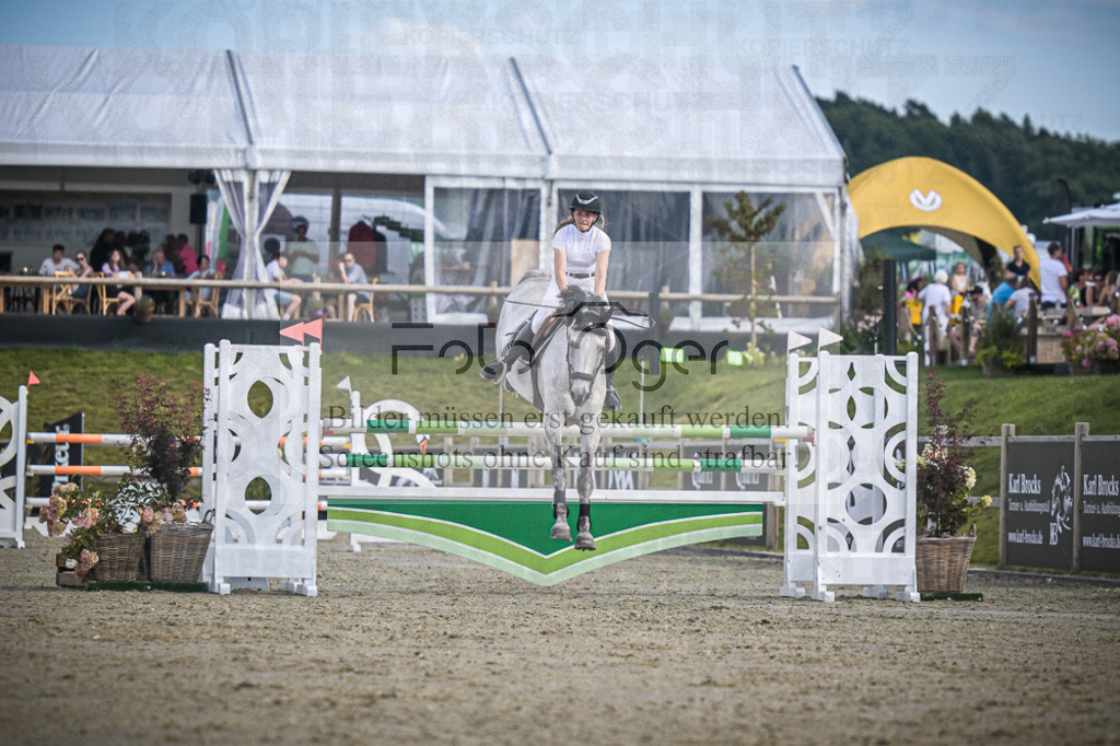 DOS_0612 | Entdecke hochwertige Reitturnierfotos von Foto Oger. Professionell, emotional und authentisch – jetzt Lieblingsmomente im Shop bestellen.Deutschlandweite Turnierfotografie. - Realisiert mit Pictrs.com