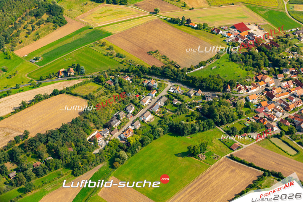 Das Luftbild zeigt : Birnfeld Stadtlauringen - Die Luftaufnahme wurde 2024 vom UL-Flugzeug aus erstellt ( keine Drohne ) - Hochauflösende Luftaufnahme - Für grossformatige Ausdrucke geeignet. Die Geschenkidee !Mit Lizenz und Bildrechte bestellbar