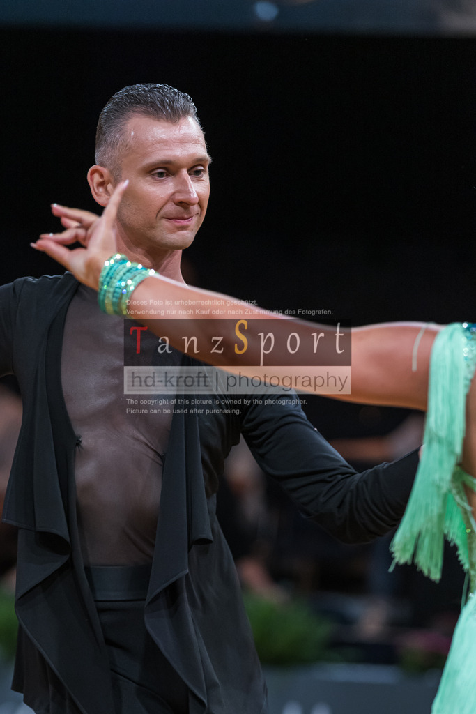 20250820_WDSF-Open-Latin-Rising Stars_2247 | Tanzsportbilder, Standardtanz, Lateintanz, WDSF, DTV, LTVB, dancecomp, goc, hessen tanzt, blaues band der spree, walzer, tango, wiener walzer, slowfox, quickstepp, samba, rumba, cha-cha-cha, paso doble. jive, hd-kroft photography, turniertanzsport
