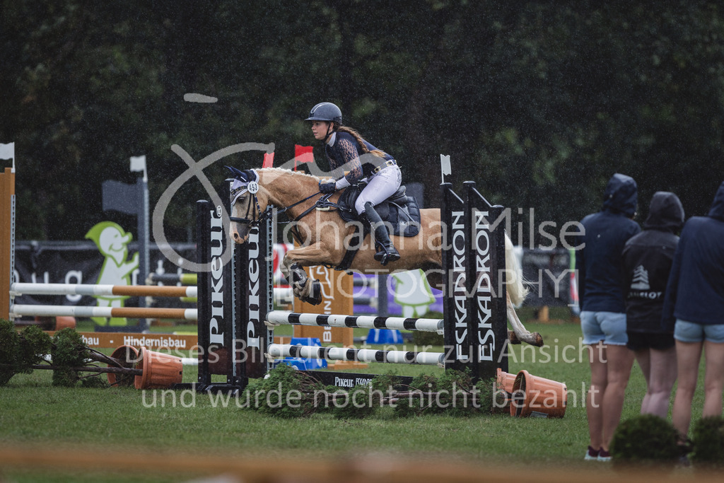 230715_LC_E-Stil-318 | Deine schönsten Turniermomente als professionelle Fotos! Entdecke hochwertige Pferdesport-Fotografie im Online-Shop. Jetzt Fotos finden & bestellen!