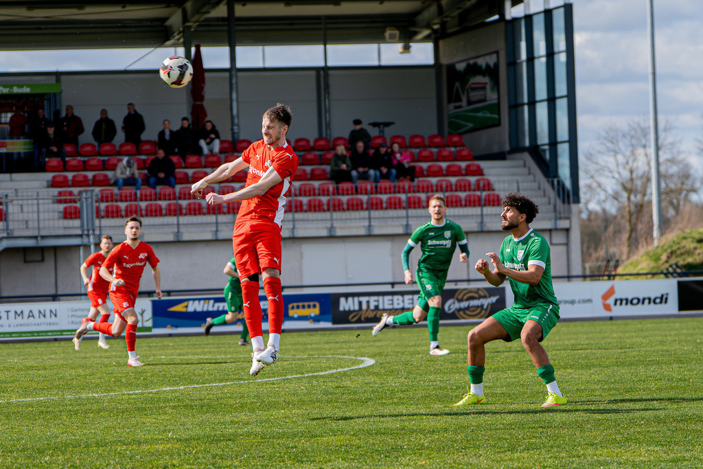 Fußball I Herren I Saison 2025-2026 I Bezirksliga Weser-Ems 4 I 26. Spieltag I VFL Oythe - SV Hansa Friesoythe I 19980 | jns.sportfotos - Realisiert mit Pictrs.com
