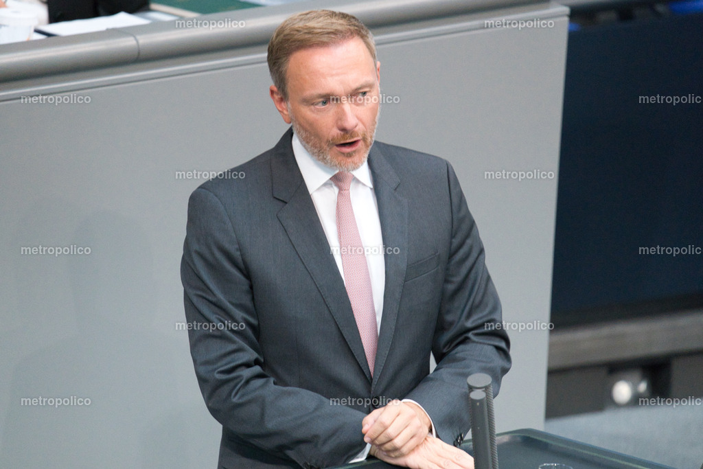 Christian Lindner (13) | Metropolico