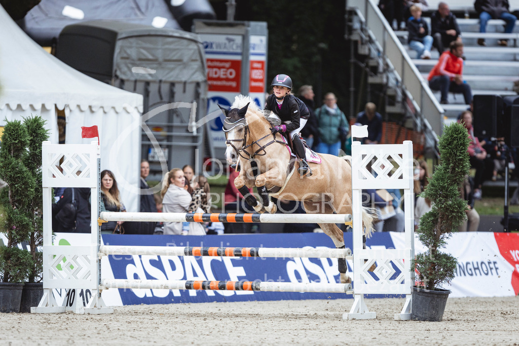 240913_OWLCh_PonyTrophy-641 | Deine schönsten Turniermomente als professionelle Fotos! Entdecke hochwertige Pferdesport-Fotografie im Online-Shop. Jetzt Fotos finden & bestellen!