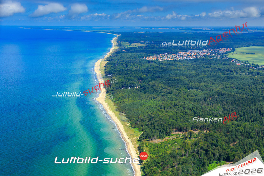 Die Luftaufnahme der Stadt Graal Müritz wurde vom UL-Flugzeug heraus erstellt ( keine Drohne )- hohe Auflösung für beste Qualität