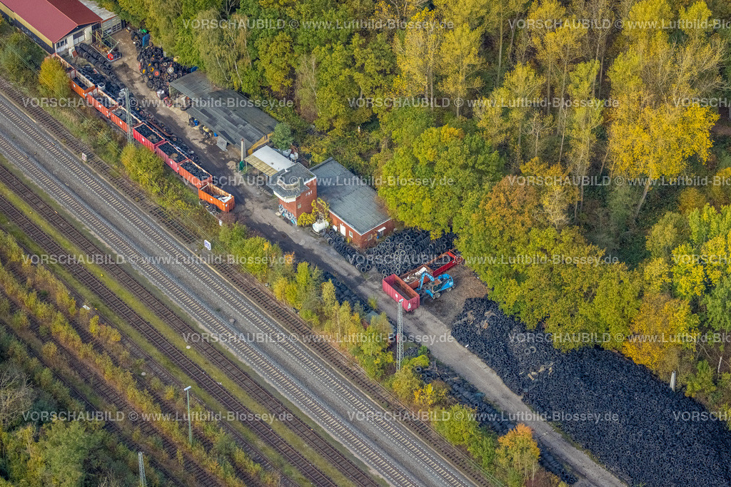 Bergkamen221013090 | Luftbild, Reifenlager und Reifenrecycling Arnold an der Werner Straße, Herbstwald, Bergkamen, Ruhrgebiet, Nordrhein-Westfalen, Deutschland