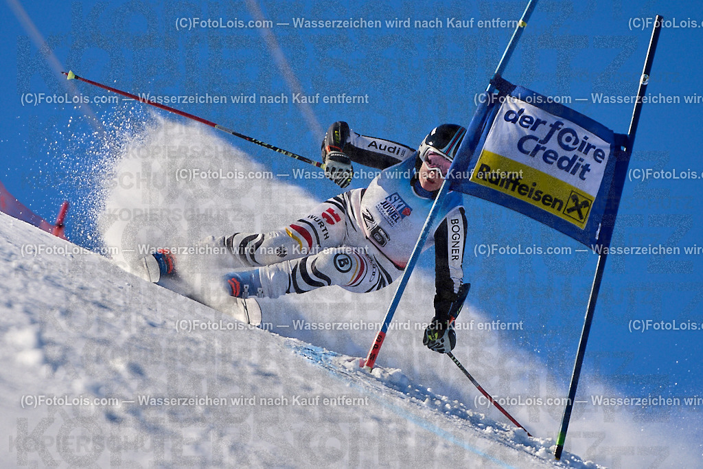 ALP3668_MASTERS-Cup_GS-C Damen_Neubert Claudia | (C)FotoLois.com, Alois Spandl. FIS Masters-Cup Wildschönau, Giant Slalom auf der Piste Schatzberg GS, Siegerehrung auf dem Dorfplatz Niederau, Sa 13. Januar 2024.