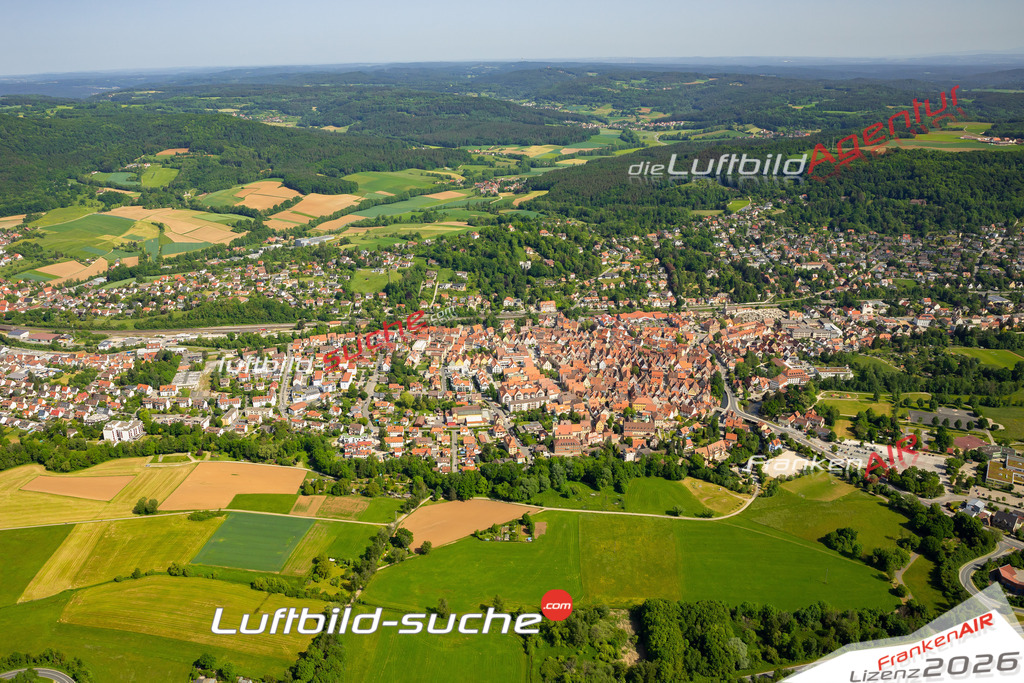 Das Luftbild zeigt  Hersbruck - Die Luftaufnahme wurde 2023 vom UL-Flugzeug aus erstellt ( keine Drohne ) - Hochauflösende Luftaufnahme - Für grossformatige Ausdrucke geeignet. Die Geschenkidee !Mit Lizenz und Bildrechte bestellbar