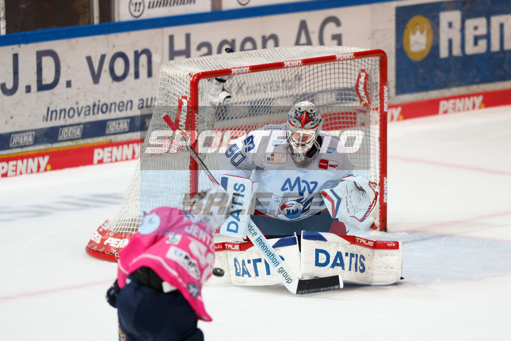 241025_JB_01279 | Fotodatenbank für Print- und Onlinemedien mit den Schwerpunkten Fußball, Eishockey, Basketball, Handball, Wintersport und Leichtathletik - Realisiert mit Pictrs.com