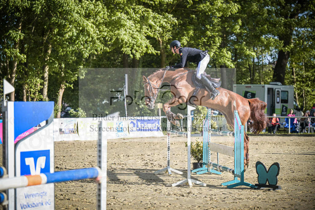 DOS_3627 | Entdecke hochwertige Reitturnierfotos von Foto Oger. Professionell, emotional und authentisch – jetzt Lieblingsmomente im Shop bestellen.Deutschlandweite Turnierfotografie. - Realisiert mit Pictrs.com