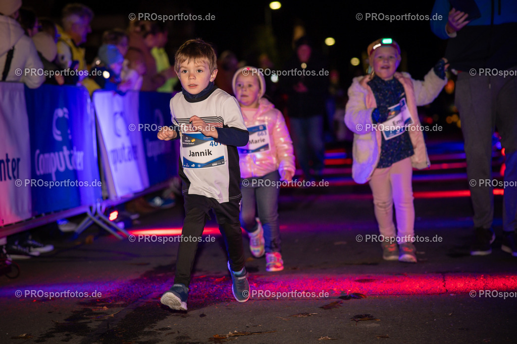 Martinslauf Sindorf 2023 in Kerpen-Sindorf, 09.11.2023 | Impressionen vom Martinslauf Sindorf 2023 am 09.11.2023 in Kerpen-Sindorf (Nordrhein-Westfalen).