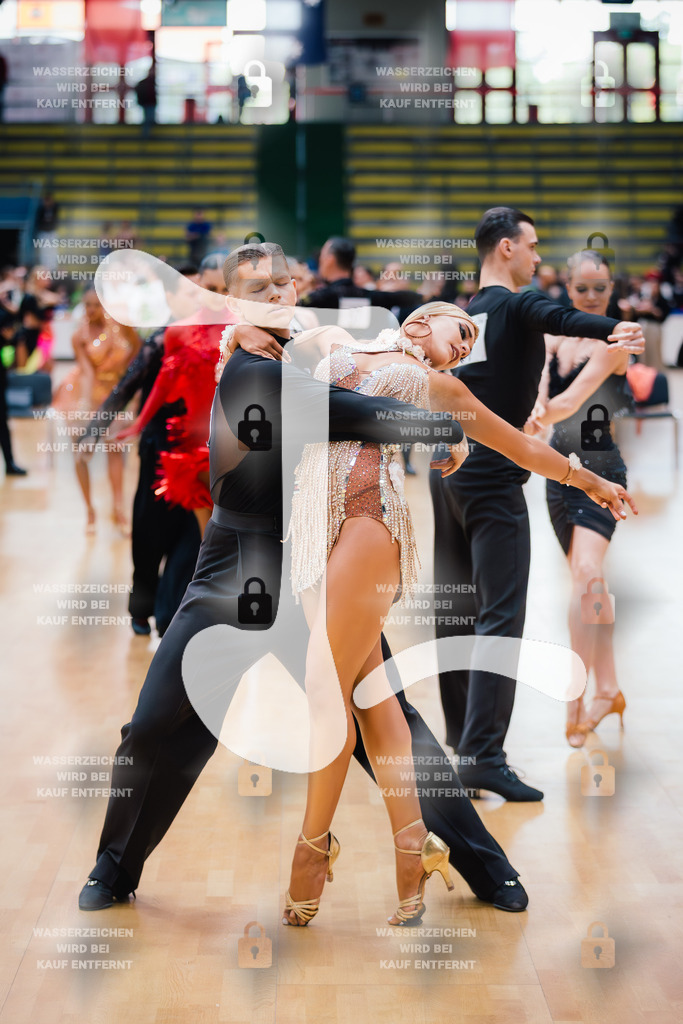 Hessen Tanzt WDSF International Open Latin 18th (63) Tobias Skandov _ Aleksandra Chizhik (Denmark)-2025-05-18-3093 | Webshop for digital downloads and prints of dance sport, event & show photographer Julian Link - Realisiert mit Pictrs.com