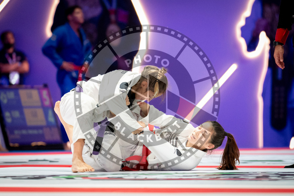 20231109PBB6026 | Fighters compete during the AJP World Professional Championship in the Mubadala Arena in Abu Dhabi, Arab United Emirates, on November 9, 2023.