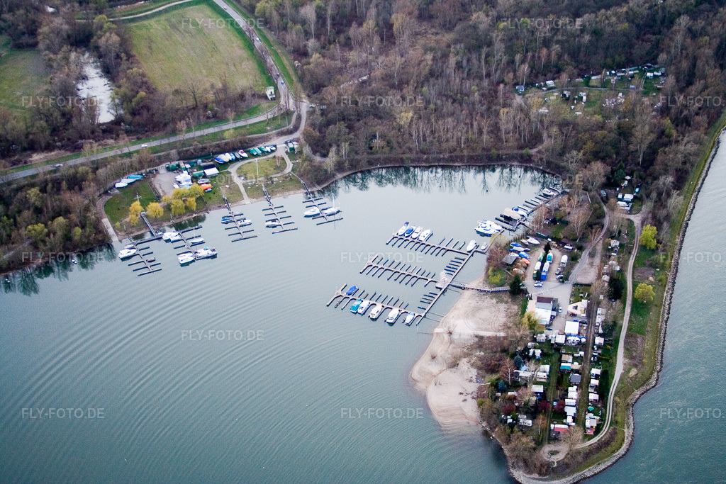 Luftbild: Seen und Uferbereiche mit Campingplatz und Wochenendhaussiedlung des Naherholungsgebiets Blaue Adria im Ortsteil Riedsiedlung in Altrip im Bundesland Rheinland-Pfalz in Deutschland. Foto: IMG_10165.jpg vom 29.03.2008 durch Werner Riehm/FLY-FOTO.de
