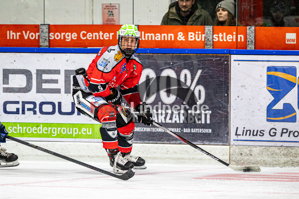 TSV Peißenberg Miners vs ESC Kempten SHARKS | Eishockey Bayernliga Vorbereitung 2024/2025, TSV Peißenberg Miners vs ESC Kempten SHARKS, 20241004,Anton ENGEL (Miners 9) in Aktion, Freisteller,2024-10-04 in Peißenberg (Eisstadion)Anton ENGEL (Miners 9)Copyright: WolfgangxLindner