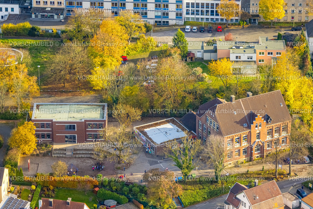 Hagen251102838 | Luftbild, kath. Goethe Grundschule, herbstliche Bäume, Boele, Hagen, Ruhrgebiet, Nordrhein-Westfalen, Deutschland