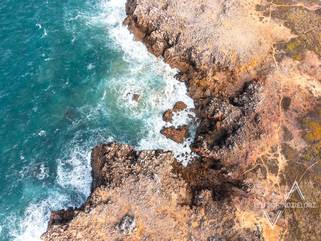 Fotografie_Leo_Schindzielorz_PT_Sommer_Algave_20211129_DJI_0876_org | Atmosphärische Landschaftsbilder & Drohnenaufnahmen aus dem Allgäu, Tirol, Südtirol & der Schweiz – ideal für Leinwanddrucke & zur stilvollen Raumgestaltung. - Realisiert mit Pictrs.com
