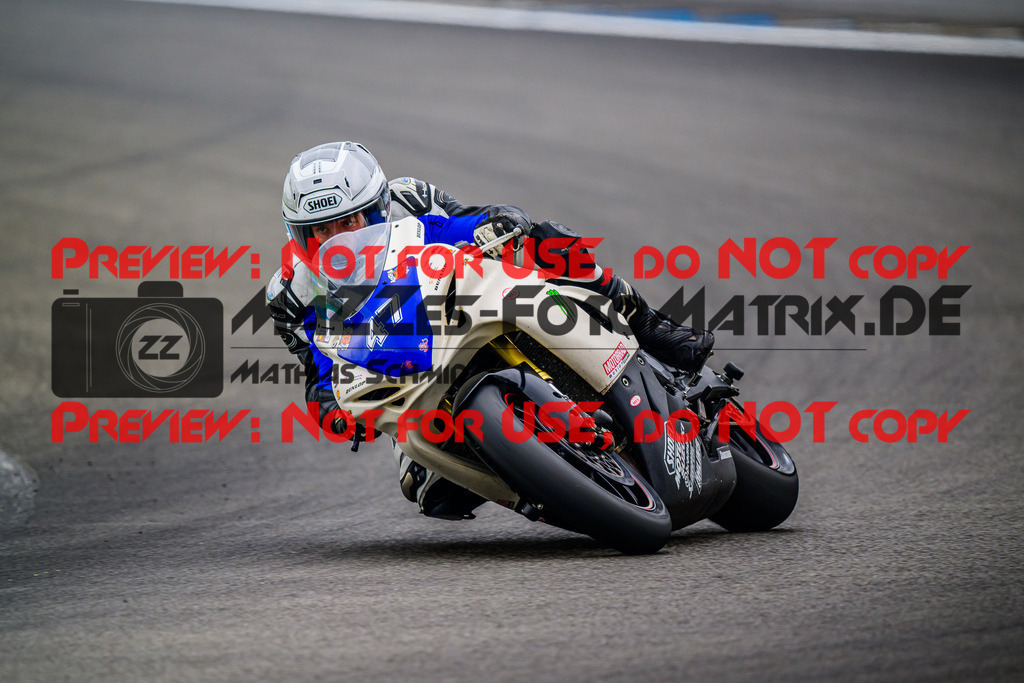 MaZZes_FotoMatrix_240614_6007705_0057 | WEISS