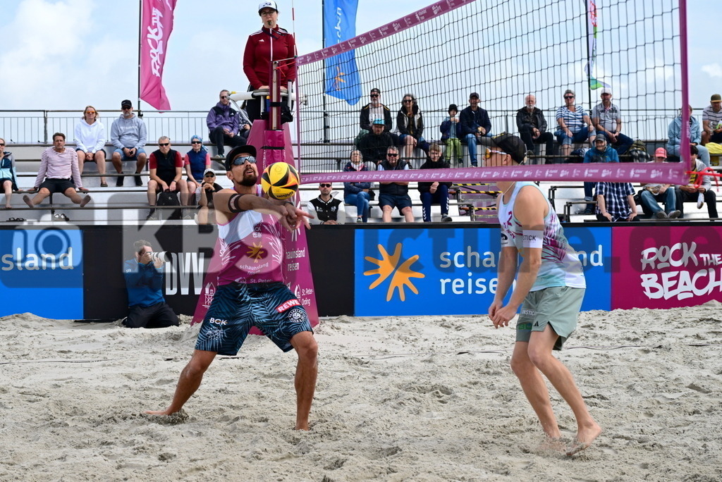 KBS Picture_Rock-The-Beach_Beachvollyball_063 | v.l. Erdmann Jonathan (1. Beachclub Kiel) , Wolf Georg (Eintracht Spontent) ,Rock the Beach - die Nationale Beach-Vollyball Serie mit Festival-Charakter auf der Sandbank Strand in Ording vom 04.07. - 06.07.2025 , Qualifikation zur Deutschen Meisterschaft , - Realisiert mit Pictrs.com