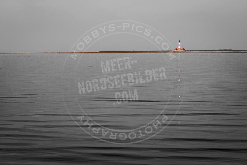 Westerhever Leuchttrum in s-w | Spiegelung vom Leuchtturm