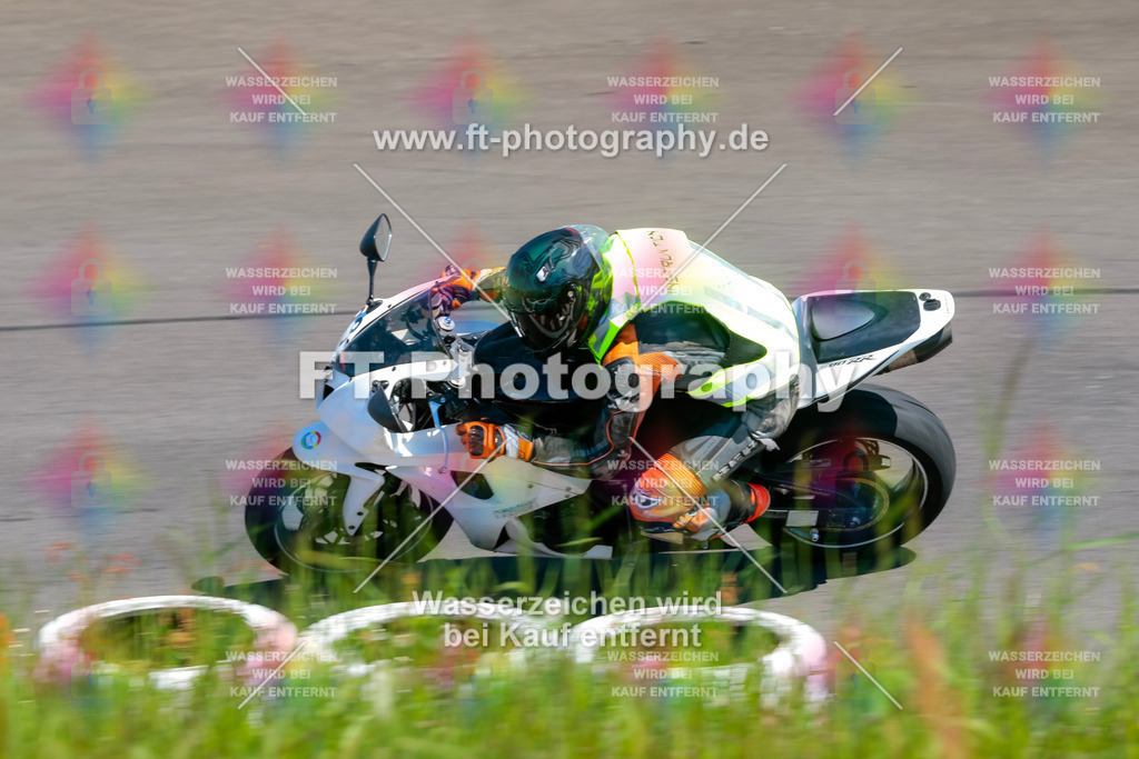 Moto-TeamOBK-22199 | Hier findet Ihr Bilder von Touristenfahrten auf der Nürburgring Nordschleife oder von anderen Veranstaltungen die ich besucht habe. Viel Spass beim Durch Schauen 