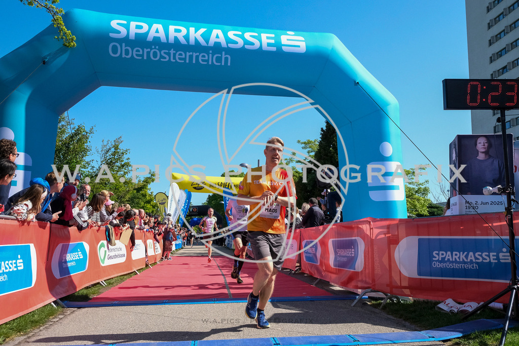 ..... | LINZ,AUSTRIA,27.April 24, Int. 3 Brückenlauf Linz  , Image shows: Photo: WAPICS / Michael ring