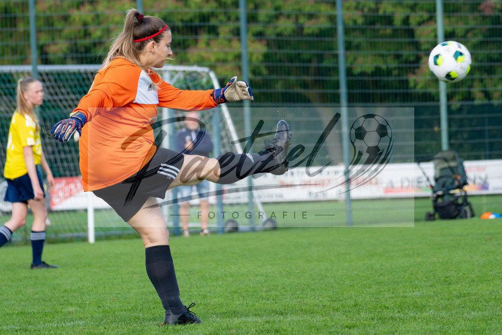 20260906_RULSVK_0765 | Fußball, Frauen:   beim Spiel der Kreisliga zwischen SG Rulle/Haste vs. SV Kettenkamp am 06.09.2026 im Stavermann-Sportpark in Rulle/Wallenhorst, Deutschland.(Foto von Nico Paetzel) - Realisiert mit Pictrs.com