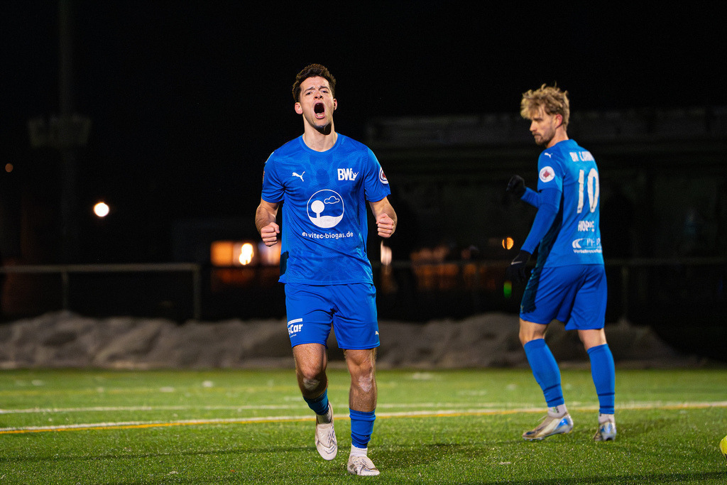 Fußball I Herren I Saison 2025-2026 I Freundschaftsspiel I BW Lohne - TuS Bersenbrück I 2044 | jns.sportfotos - Realisiert mit Pictrs.com