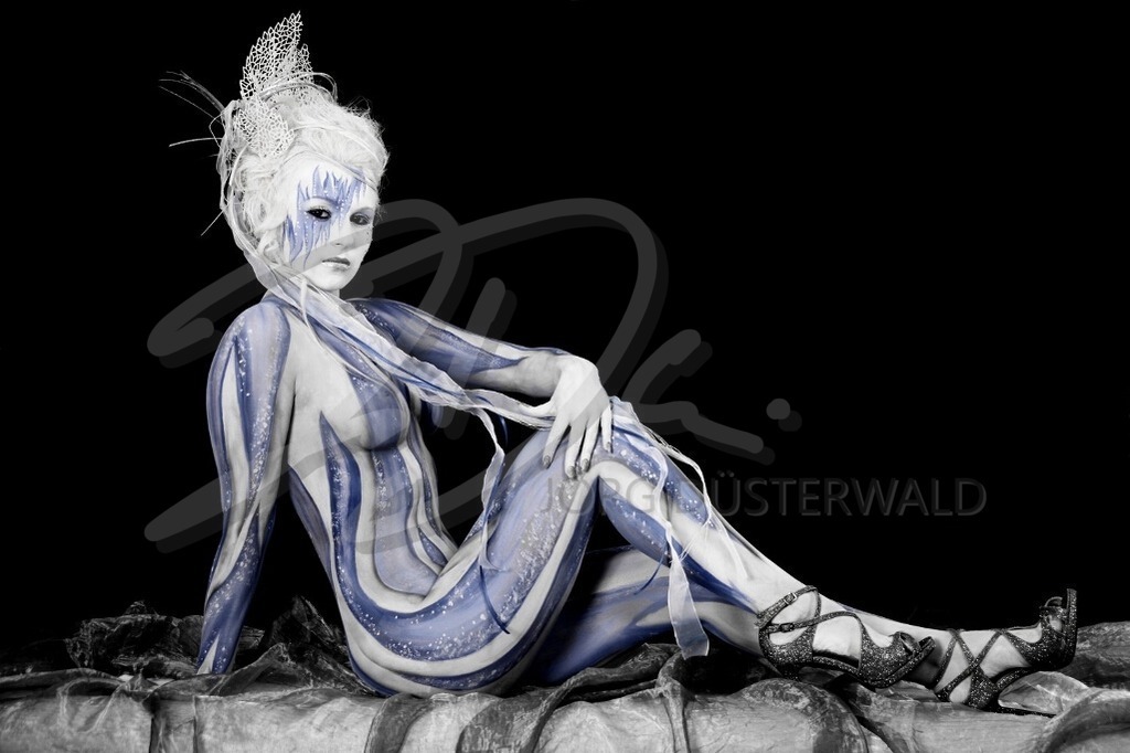 Bodypainting-EISENGEL_7884 | #002 | Modell: Katharina | Foto: Carsten Korwes - Realisiert mit Pictrs.com