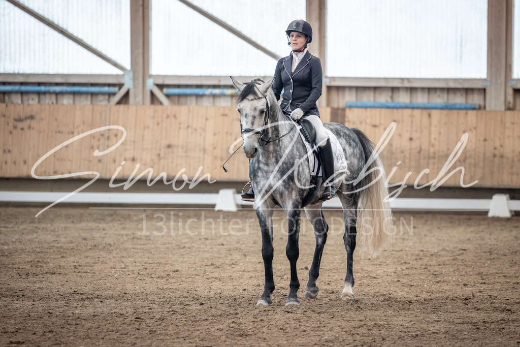 20251011-_3LI1400 | Tierfotografie Pferde, Hunde, Katzen, Haustiere.
Turnierfotografie Reitturniere, Reiten, Springreiten, Dressur in Hanau, dem Main-Kinzig-Kreis und dem Rhein-Main- Gebiet um Frankfurt
