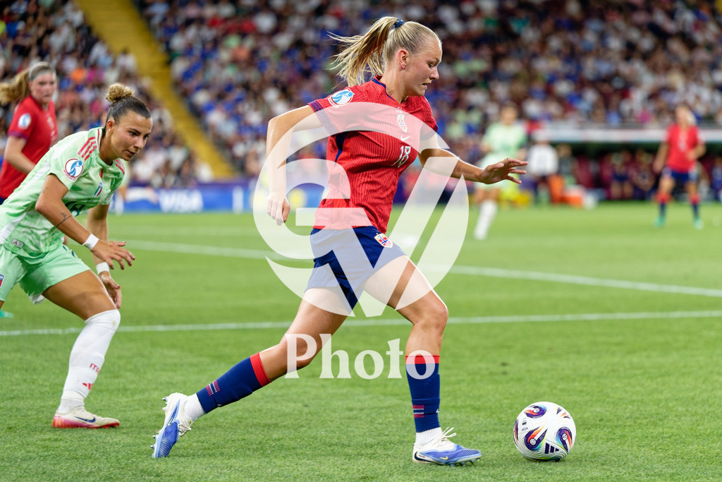Norway v Italy - UEFA Women's EURO 2025 Quarter-Final | GENEVA, SWITZERLAND - JULY 16: Frida Maanum of Norway runs with the ball during the UEFA Women's EURO 2025 Quarter-Final match between Norway and Italy at Stade de Geneve on July 16, 2025 in Geneva, Switzerland. (Photo by Giuseppe Velletri/Sports Press Photo/Getty Images)