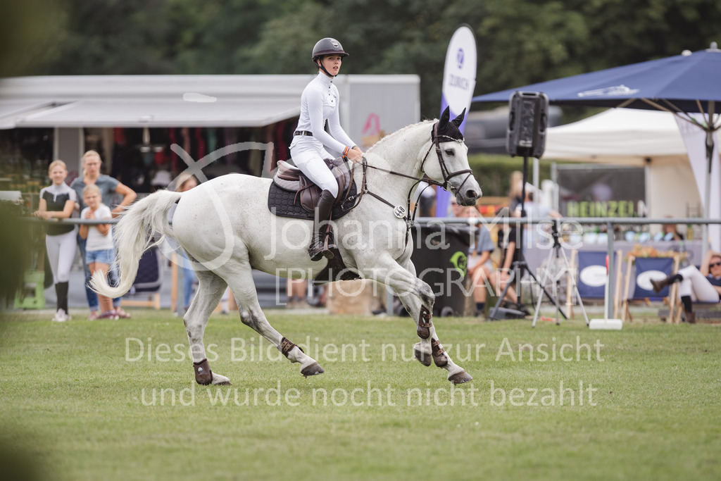 230714_LC_Stil-L-526 | Deine schönsten Turniermomente als professionelle Fotos! Entdecke hochwertige Pferdesport-Fotografie im Online-Shop. Jetzt Fotos finden & bestellen!