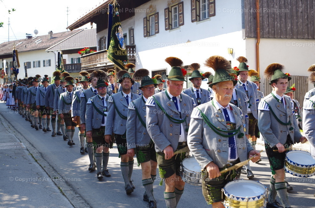 IMGP3623 | fotografiert von Axel PollmannLeonhardi Wallfahrt Benediktbeuern und Murnau, Fronleichnam, Fasching, Landschaft im Loisachtal und Benediktbeuern  - Realisiert mit Pictrs.com