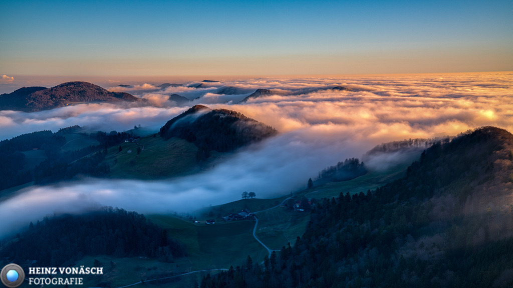 Landschaften_0048 | Alle Bilder von Heinz Vonäsch Fotografie können alle zu günstigen Preisen gekauft werden! Download der Bilder, Ausdrucke, Postkarten, Tassen T-Shirts, Kalender, Alu- Dibond usw. - Realisiert mit Pictrs.com