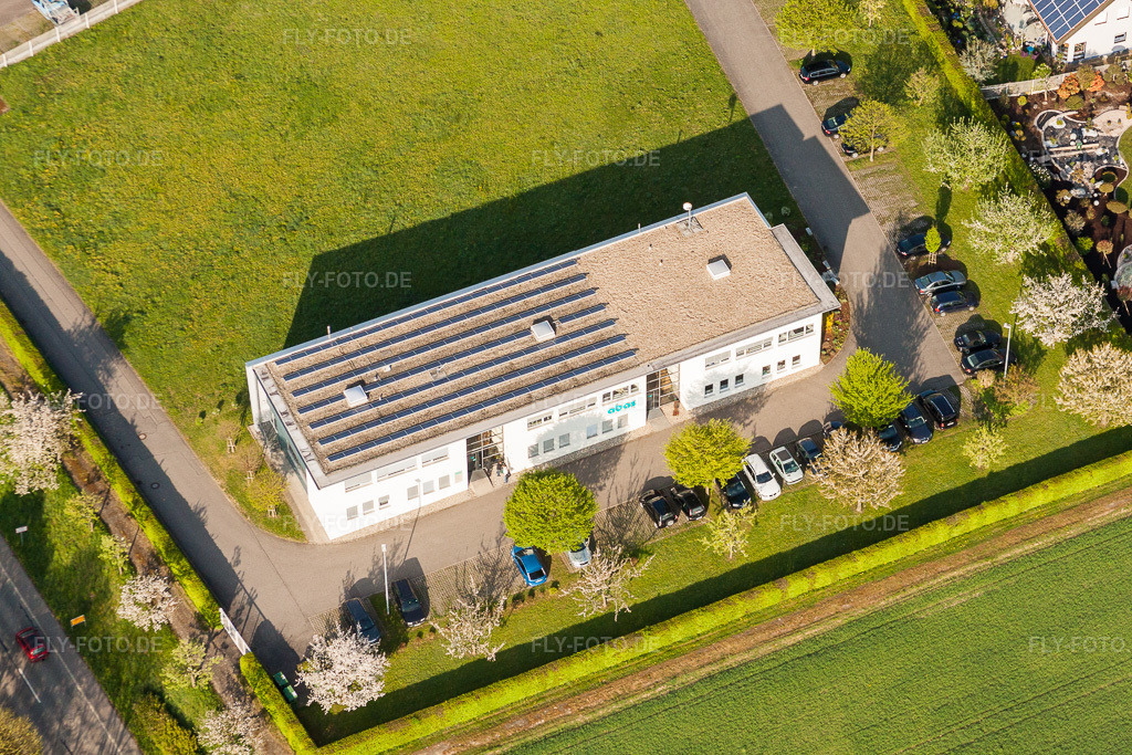 Luftbild: Bürogebäude des Verwaltungs- und Geschäftshauses der LEITWERK AG in Stupferich im Ortsteil Stupferich in Karlsruhe im Bundesland Baden-Württemberg in Deutschland. Foto: IMG_26733.jpg vom 28.04.2010 durch Werner Riehm/FLY-FOTO.de