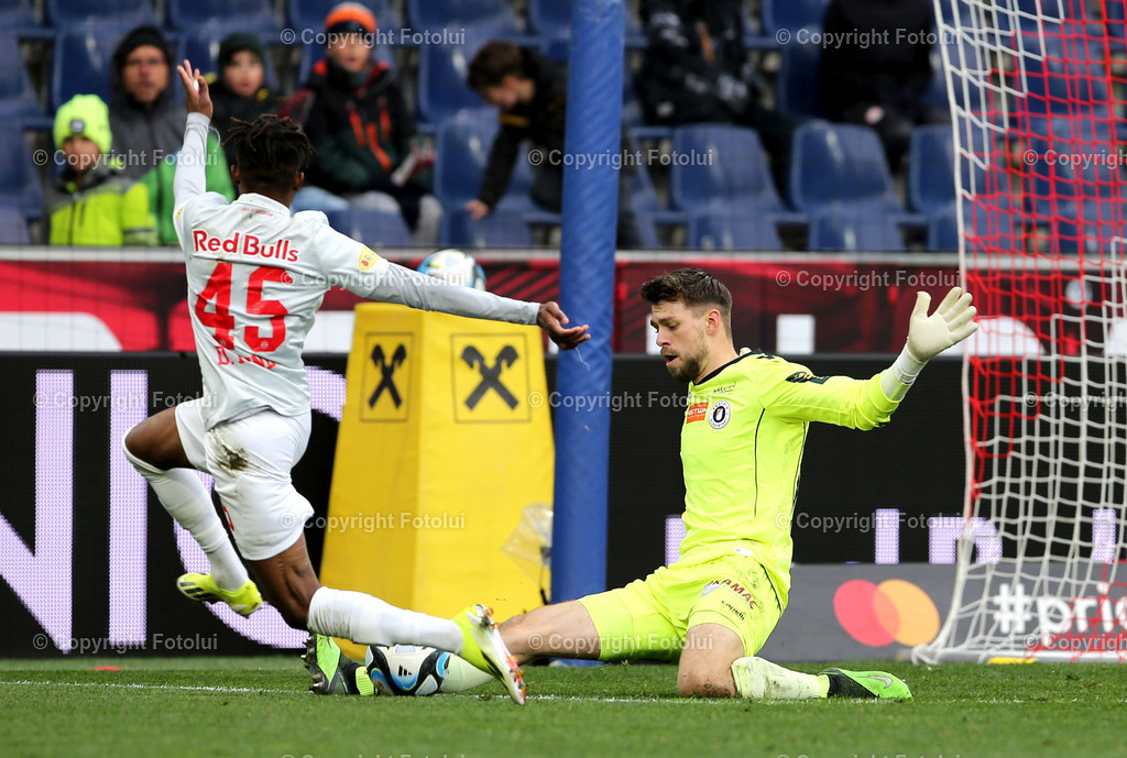 A_LUI_21042024_34 | SPORT,FUSSBALL.ADMIRAL BUNDESLIGA RED BULL SALZBURG-AUSTRIA KLAGENFURT. 21.04.2024 IM BILD: DORGELES NENE (SALZBURG) UND PHILLIP MENZEL  (KLAGENFURT) FOTO.FOTOLUI/MW