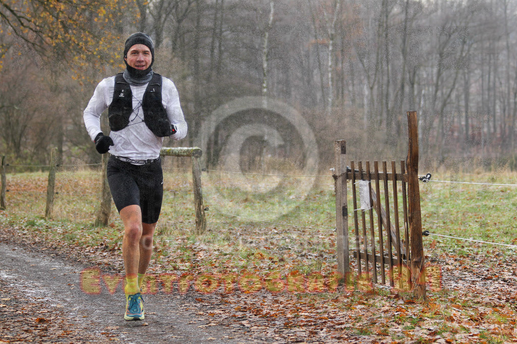 221211_1322_EV4_5187 | Sportfotografie im Rhein-Sieg Kreis, Köln, Bonn, NRW, Rheinland Pfalz, Hessen, etc. Unser Tätigkeitsfeld umfasst den Laufsport vom Volkslauf über den Marathon, Duathlon, Triathon bis zum Ultralauf wie Kölnpfad Ultra oder Schindertrail.