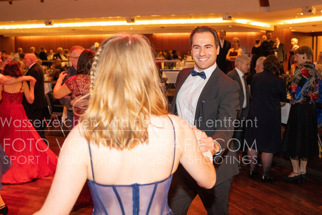 CCC_Frühlingsball_Parkett_byTINOGRRAFIE-47 | (c) TINOGRAFIE.COM