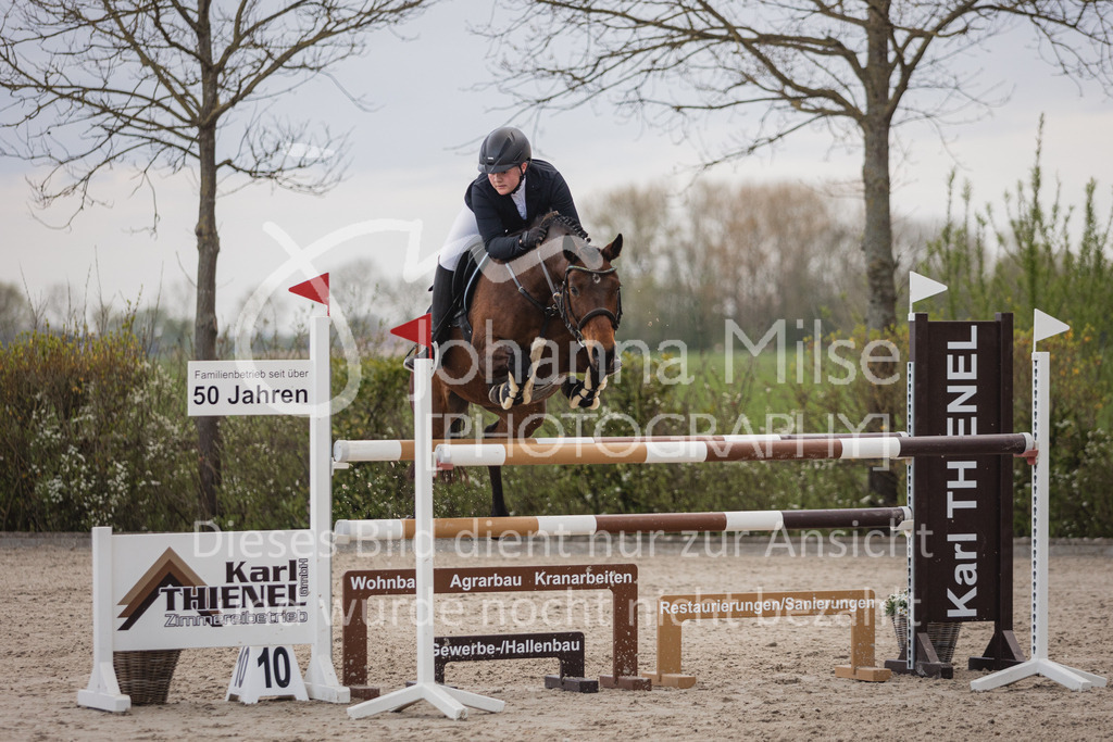 230426_HofSosath_Stil-M-664 | Deine schönsten Turniermomente als professionelle Fotos! Entdecke hochwertige Pferdesport-Fotografie im Online-Shop. Jetzt Fotos finden & bestellen!