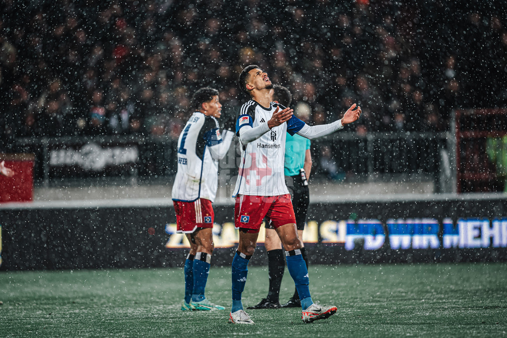 Fußball | Männer | Saison 2023/2024 | 2. Fußball-Bundesliga | 15. Spieltag | FC St. Pauli vs. Hamburger SV | 01.12.2023 | Robert Glatzel (#9, HSV) ärgert sich