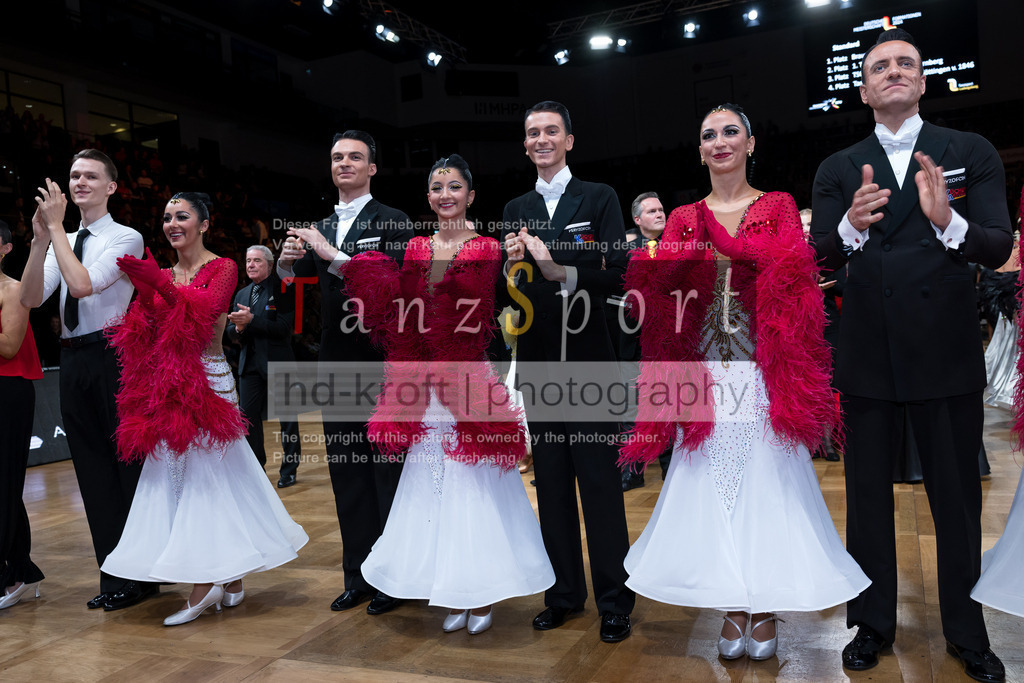 20241109_DM-Formationen_7622 | Tanzsportbilder, Standardtanz, Lateintanz, WDSF, DTV, LTVB, dancecomp, goc, hessen tanzt, blaues band der spree, walzer, tango, wiener walzer, slowfox, quickstepp, samba, rumba, cha-cha-cha, paso doble. jive, hd-kroft photography, turniertanzsport