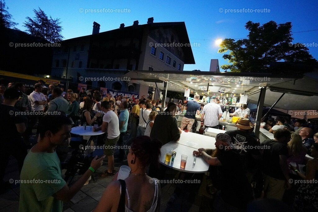 o-news-2023-Juli15-Marktfest_Reutte2-DSC01693 | Info aus dem Bezirk Reutte/Ausserfern Tirol sowie eine umfangreiche Bilddatenbank über die gesamte Region: Lechtal, Talkessel Reutte, Tannheimertal, Zwischentoren. Lech, Plansee, Zugspitze, Grenztunnel, B179, Fernpassstraße, Verkehr, Lawinen, Tradition, - Realisiert mit Pictrs.com