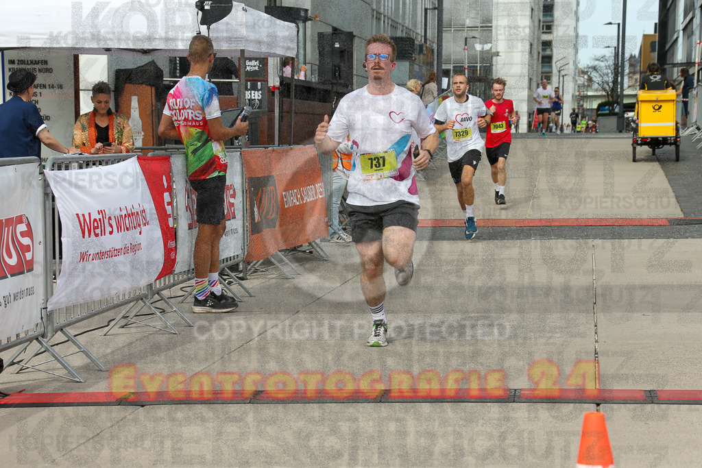 250920_1322_EX1_4182 | Sportfotografie im Rhein-Sieg Kreis, Köln, Bonn, NRW, Rheinland Pfalz, Hessen, etc. Unser Tätigkeitsfeld umfasst den Laufsport vom Volkslauf über den Marathon, Duathlon, Triathon bis zum Ultralauf wie Kölnpfad Ultra oder Schindertrail.